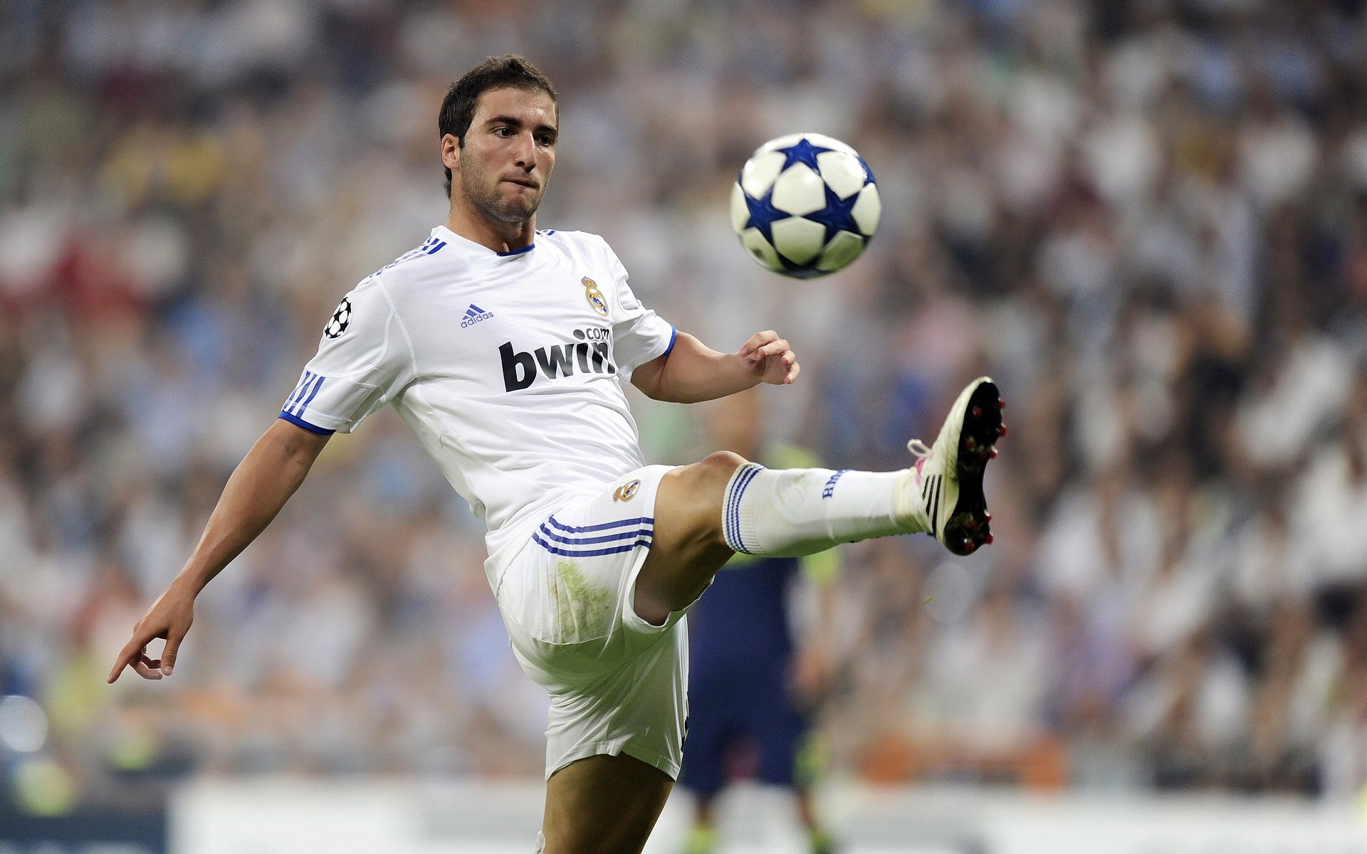 开云体育真人-梅西在法甲助攻破百，巴黎火力全开，梅西进球 巴黎